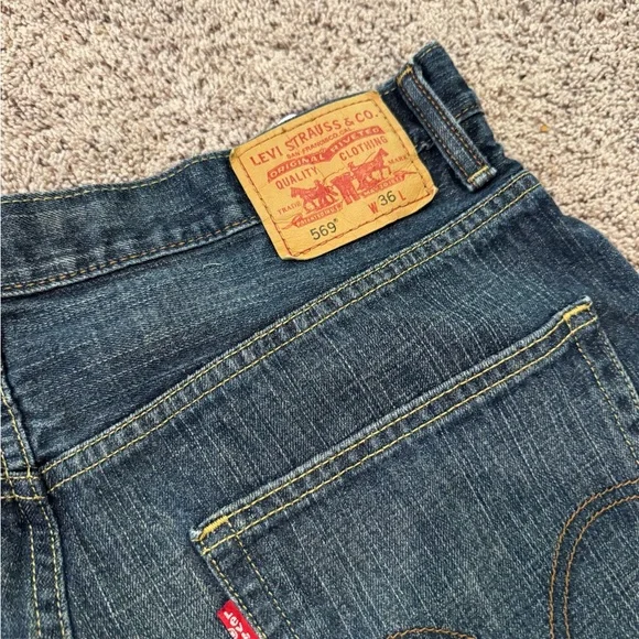 Men's Levi 569 Loose Straight W36 Denim Shorts Red Tag Great Condition! - Picture 3 of 5